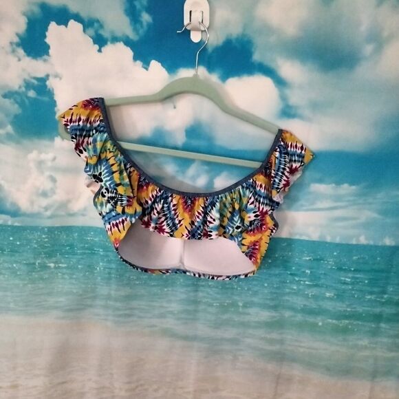 New Without tags " Jessica Simpson" woman's bikini top. - Picture 3 of 6